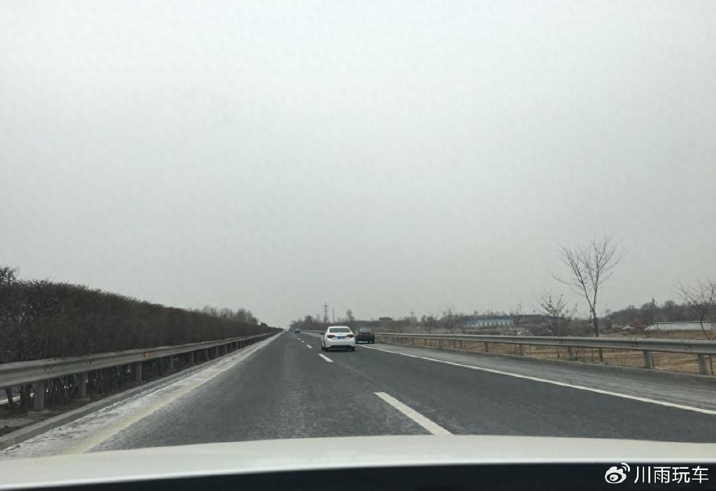 高速汽车爆胎处理方法_高速汽车爆胎危险吗_汽车爆胎高速